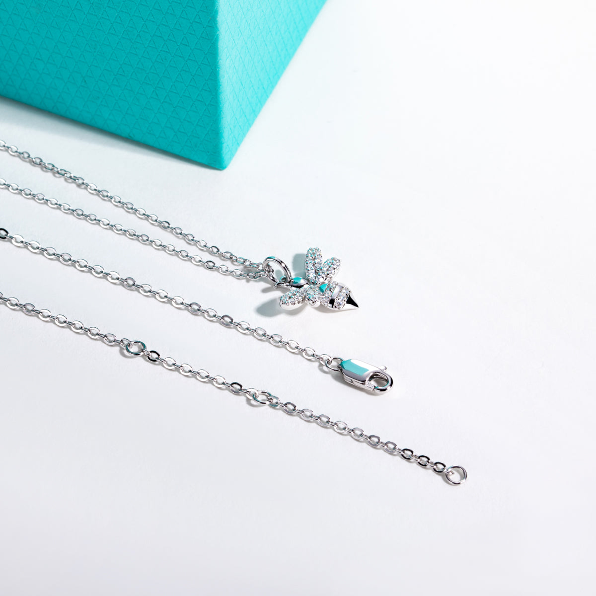 S925 Sterling Silver Moissanite Little Bee Pendant