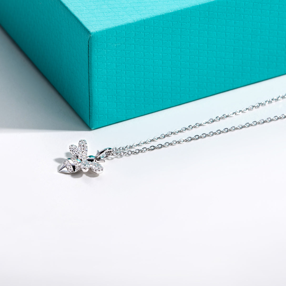 S925 Sterling Silver Moissanite Little Bee Pendant