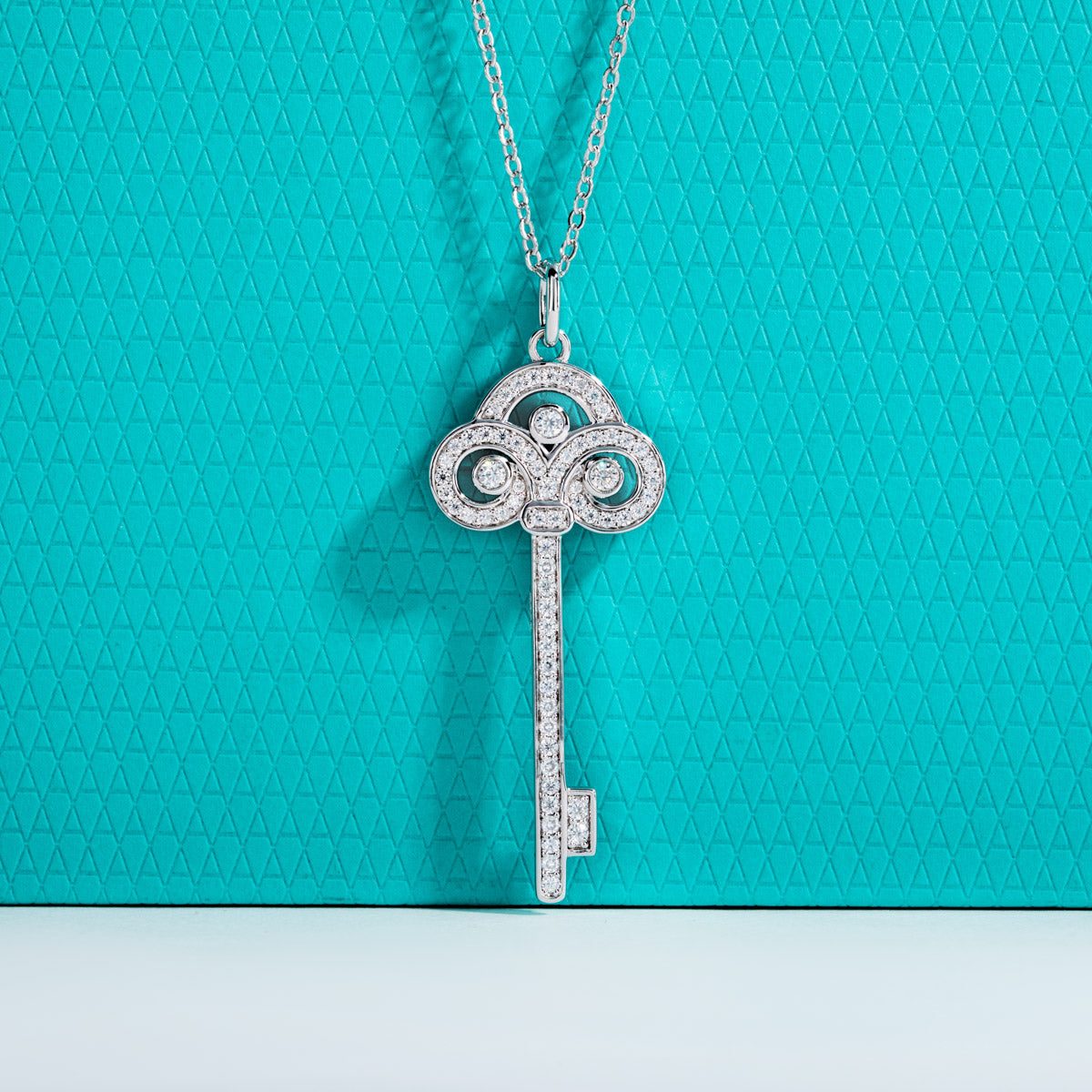 S925 Sterling Silver Moissanite Iris Key Pendant Necklace