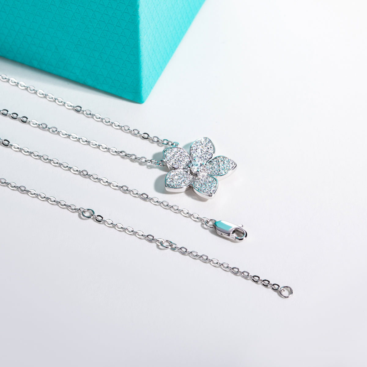 S925 Sterling Silver Moissanite Four-Leaf Clover Clavicle Necklace