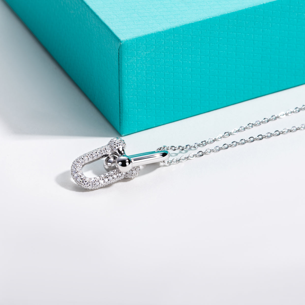 S925 Sterling Silver Moissanite U-Shape Pendant