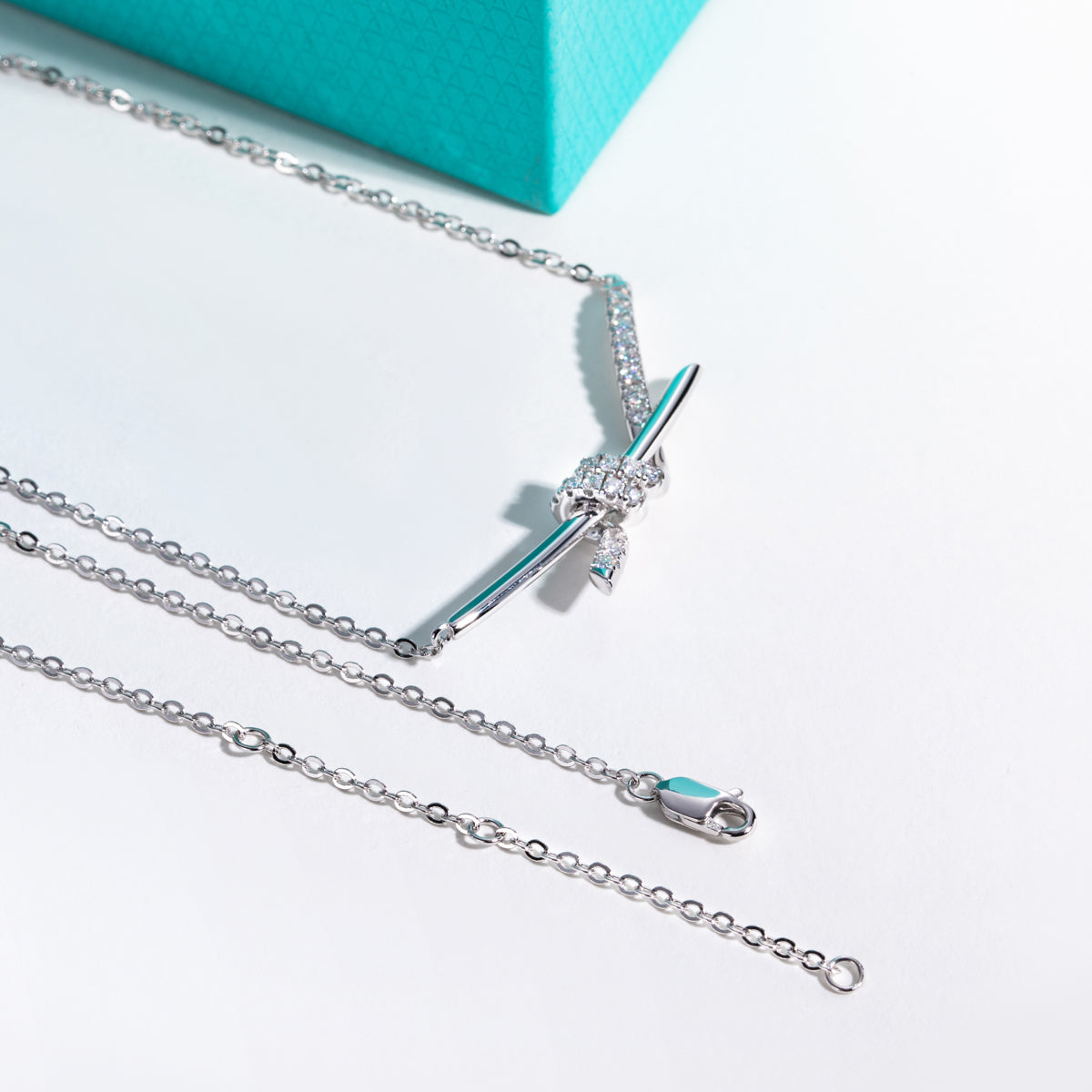 S925 Sterling Silver Full Paved Moissanite Knot Clavicle Necklace