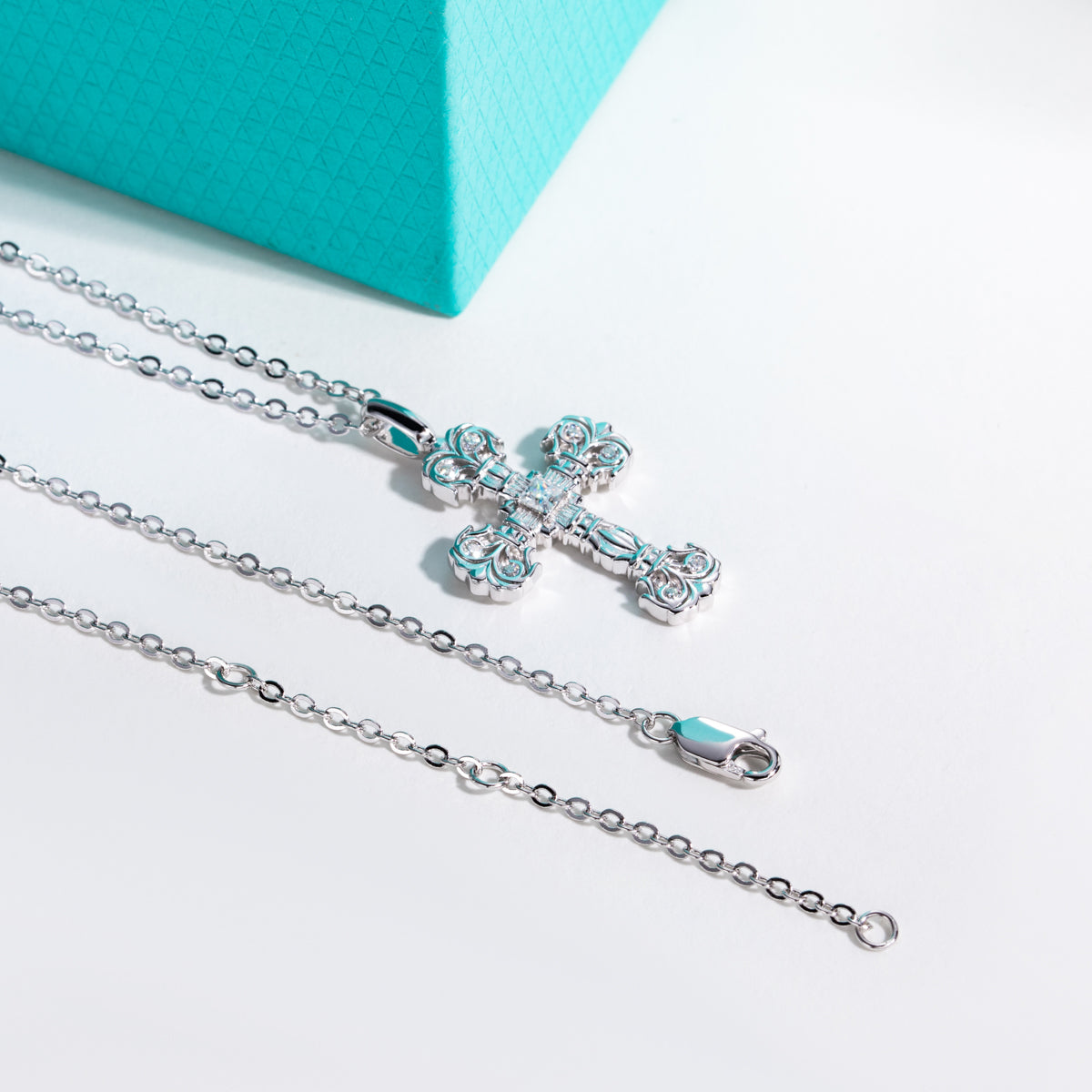 S925 Silver Moissanite Flame Cross Clavicle Chain Pendant