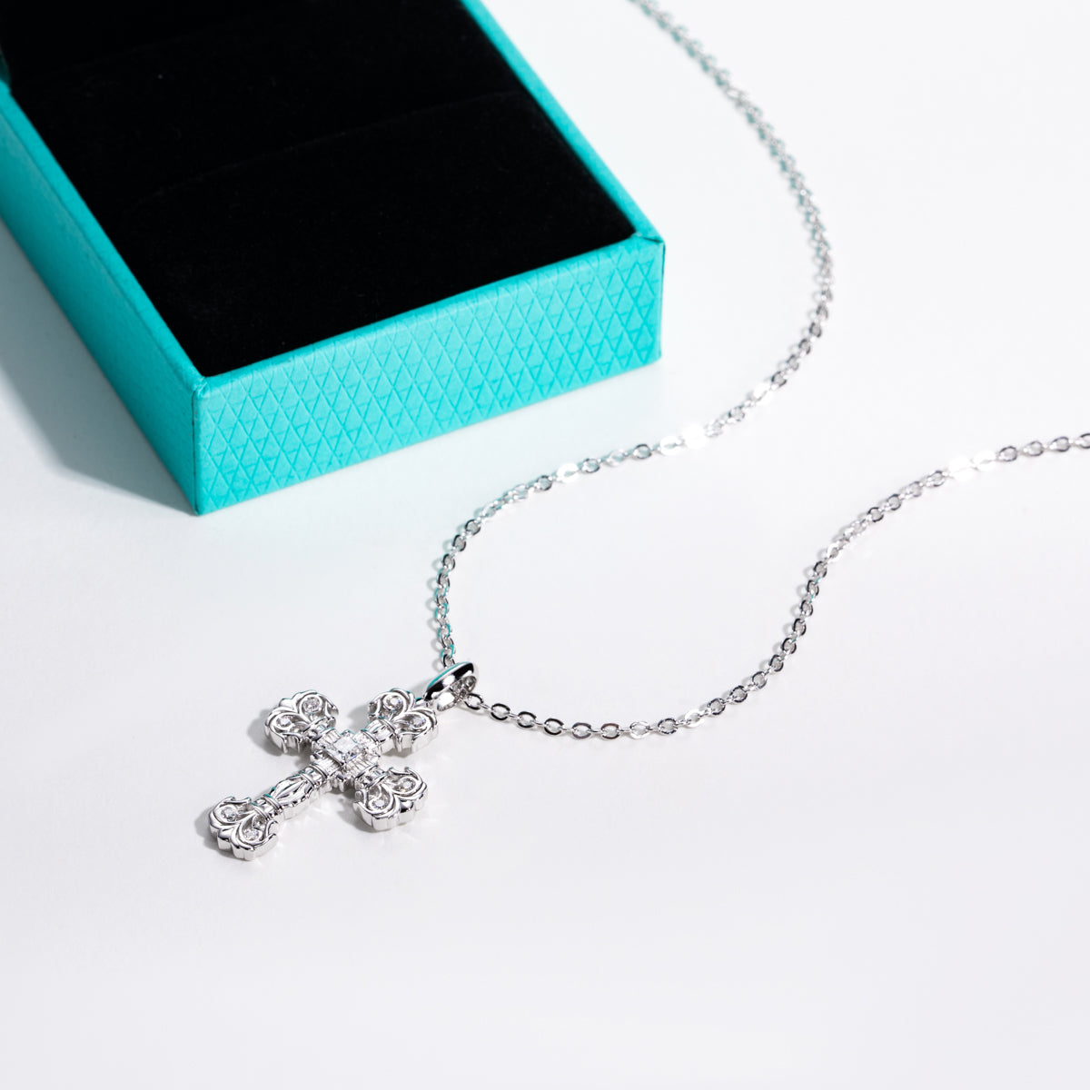 S925 Silver Moissanite Flame Cross Clavicle Chain Pendant