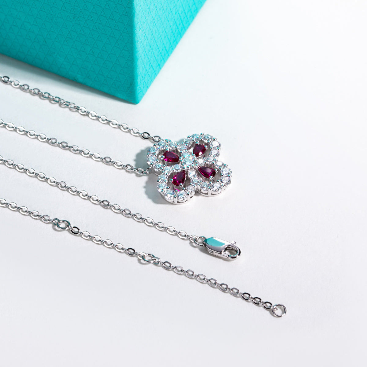 S925 Silver Luxury Moissanite Four-Leaf Clover Clavicle Chain
