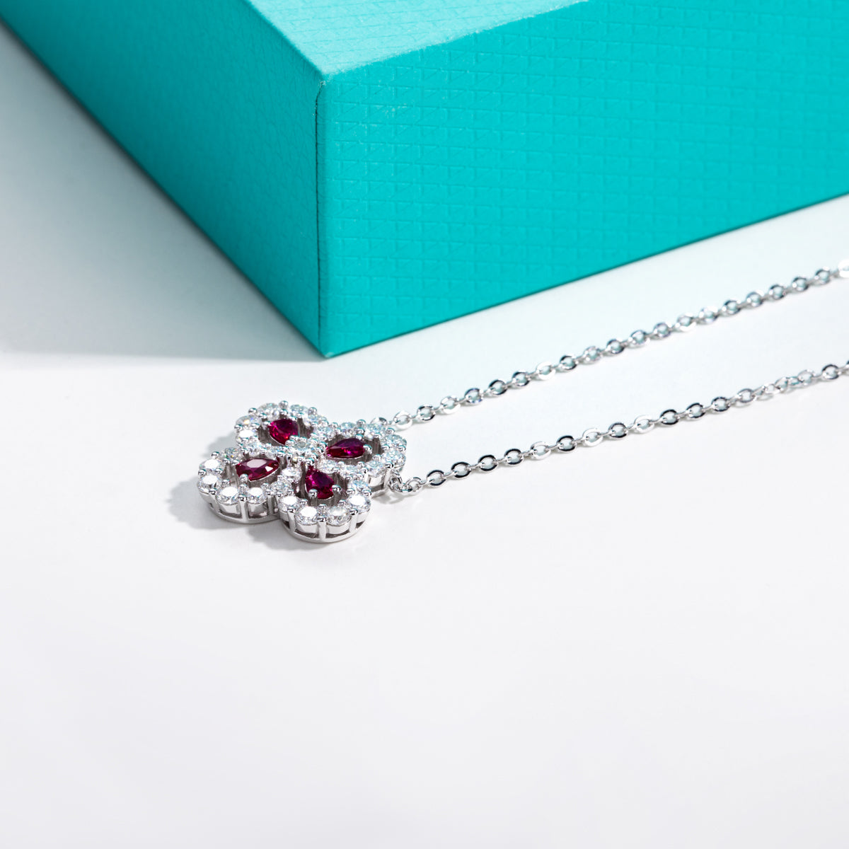 S925 Silver Luxury Moissanite Four-Leaf Clover Clavicle Chain