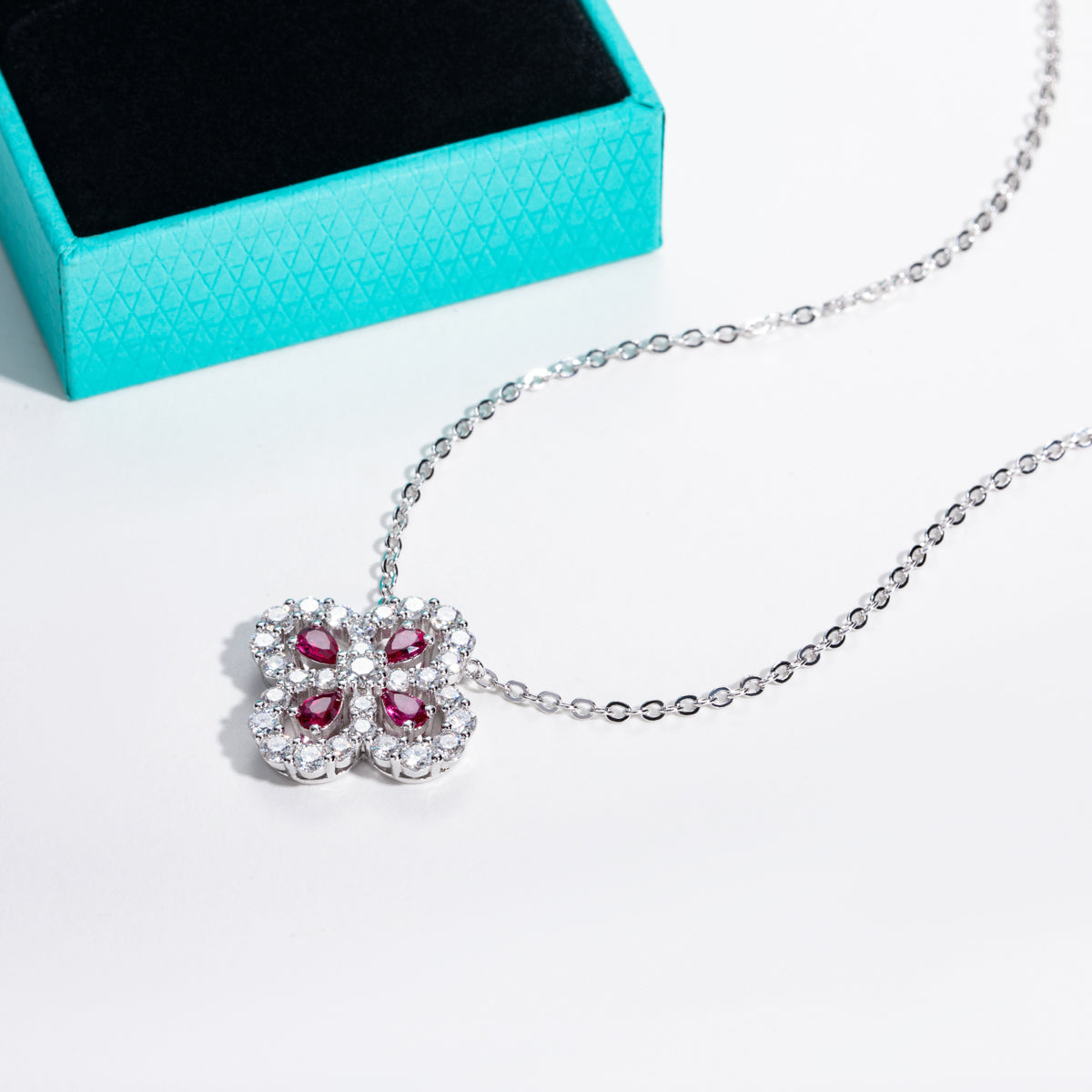 S925 Silver Luxury Moissanite Four-Leaf Clover Clavicle Chain