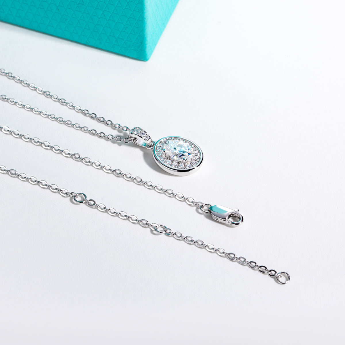 S925 Silver 5×7mm Oval Moissanite Halo Clavicle Necklace