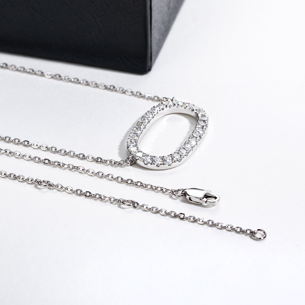 18K Gold Oval Moissanite Necklace