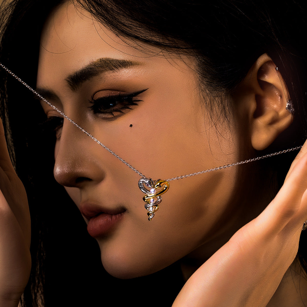Yushi She Pendant Necklace