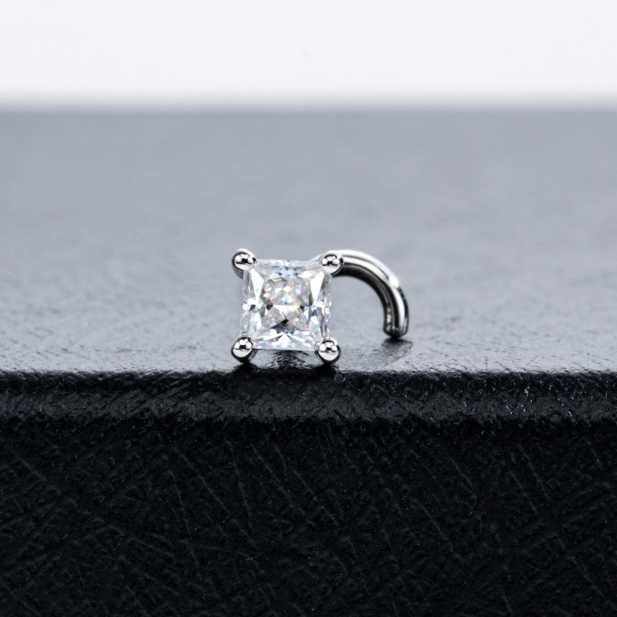 PT950 Moissanite Princess Cut Nose Stud
