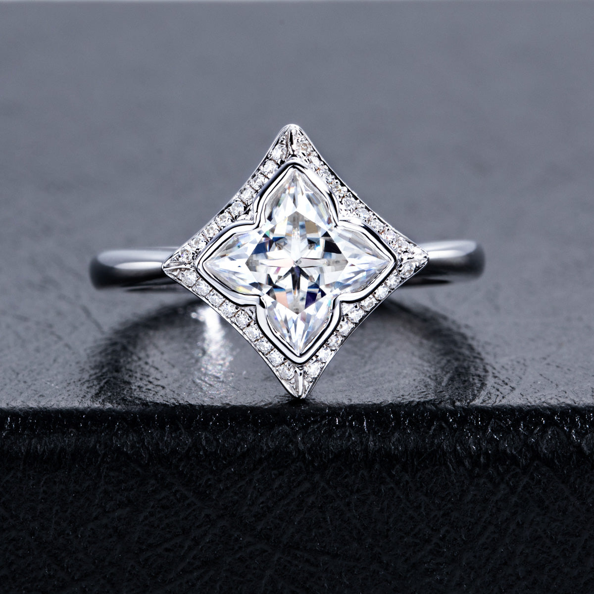S925‑Silver 2.0CT Princess‑Cut Moissanite Lily‑Grass Ring