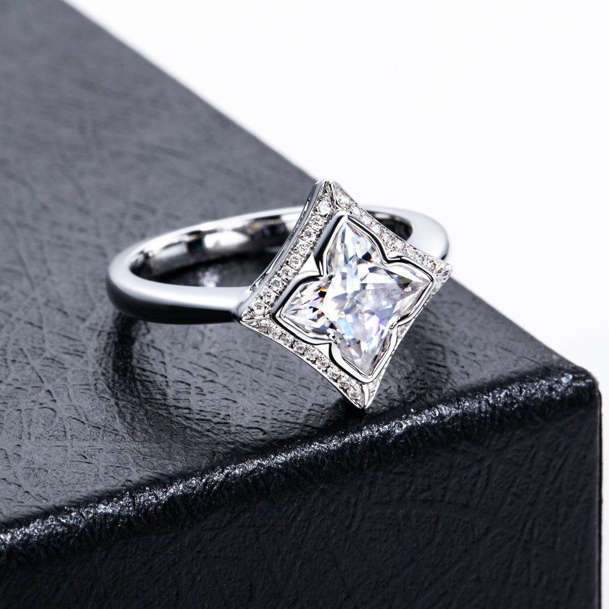 S925‑Silver 2.0CT Princess‑Cut Moissanite Lily‑Grass Ring