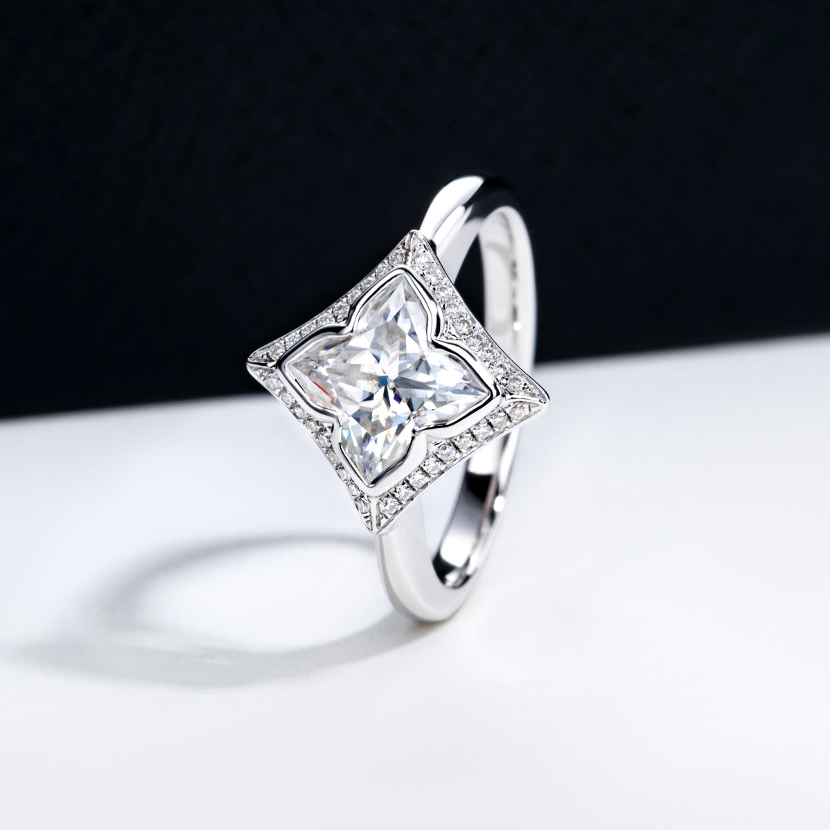 S925‑Silver 2.0CT Princess‑Cut Moissanite Lily‑Grass Ring