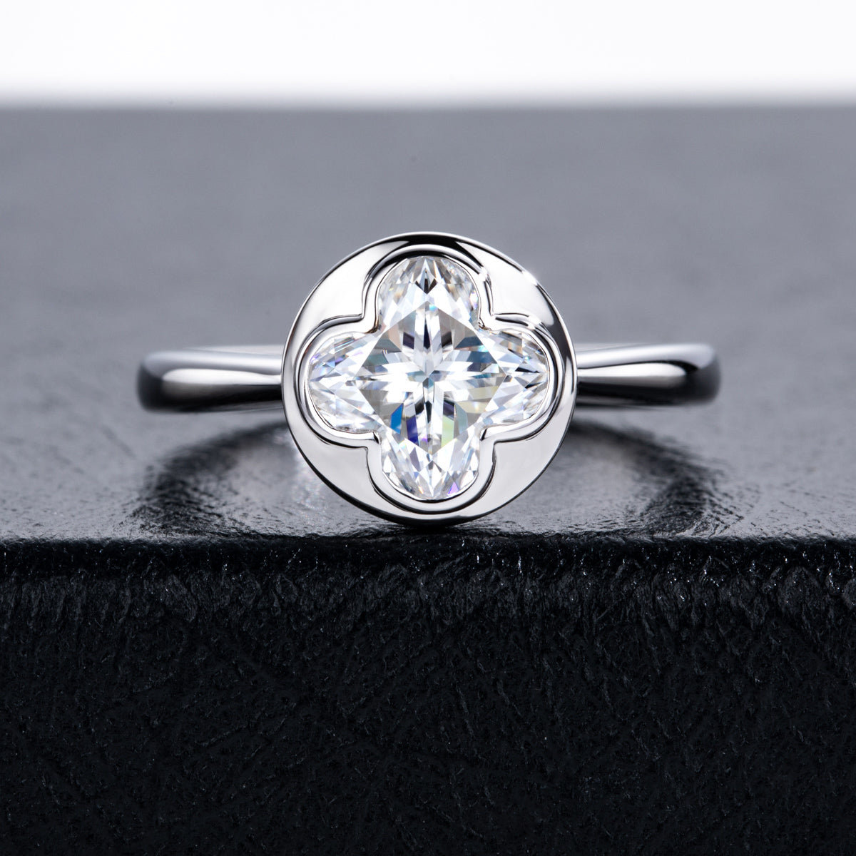 S925‑Silver 4‑Leaf‑Clover‑Cut Moissanite Ring, 2.0 CT