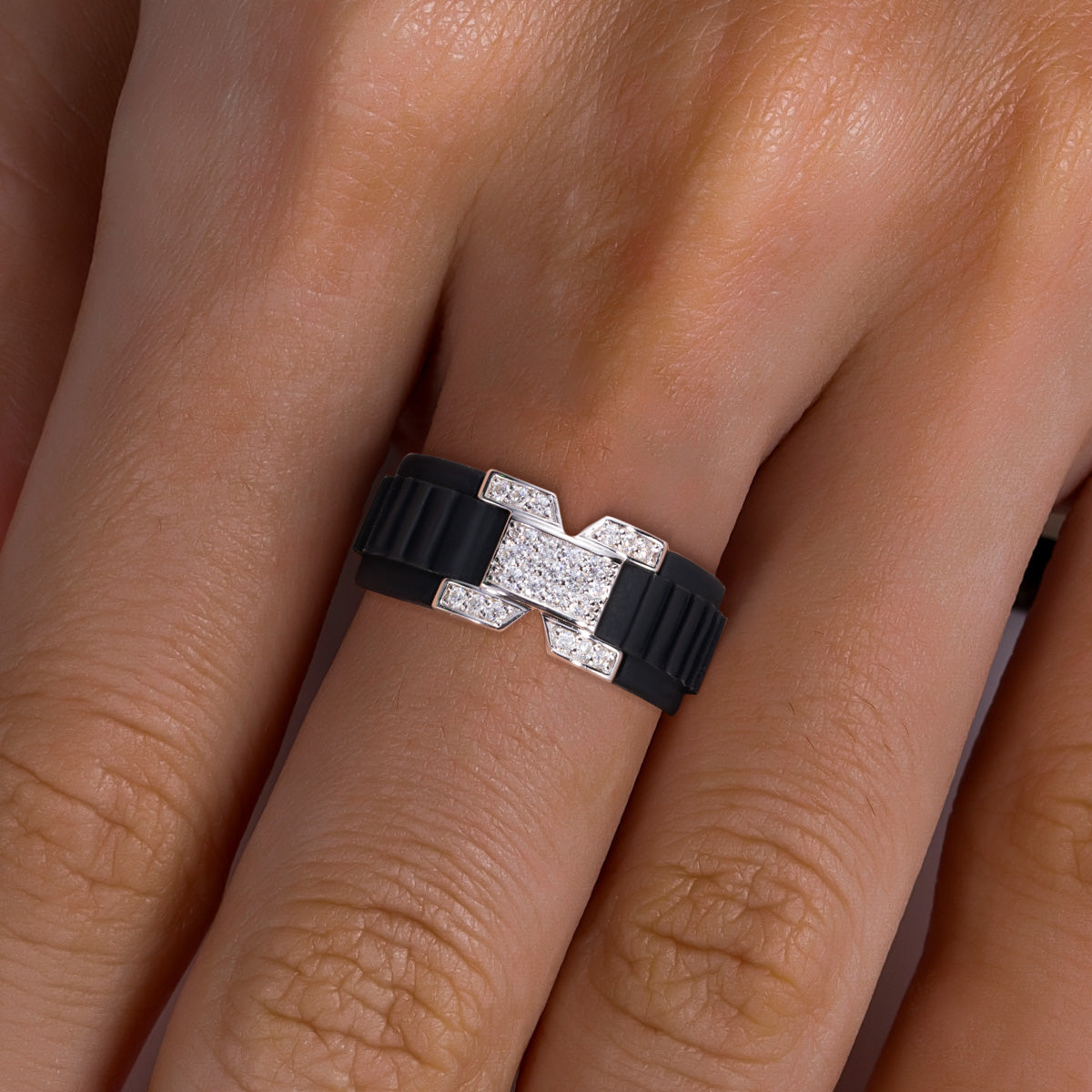S925 Sterling Silver Round Micro Pave Moissanite Silicone Ring