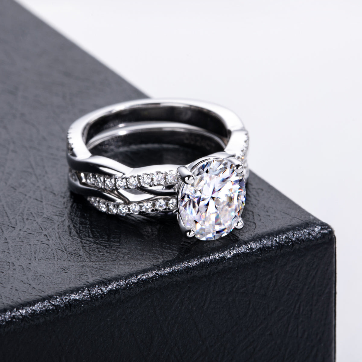 S925‑Silver Oval Moissanite Twisted Band Stackable Ring, 3.0 CT