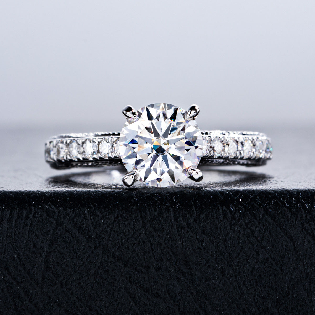 S925 Sterling Silver Round Moissanite Engagement Ring