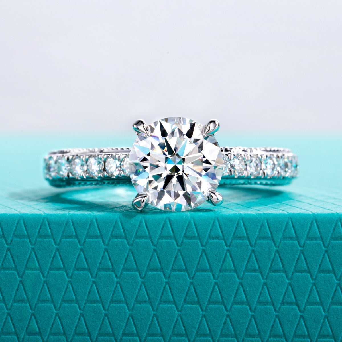 S925 Sterling Silver Round Moissanite Engagement Ring