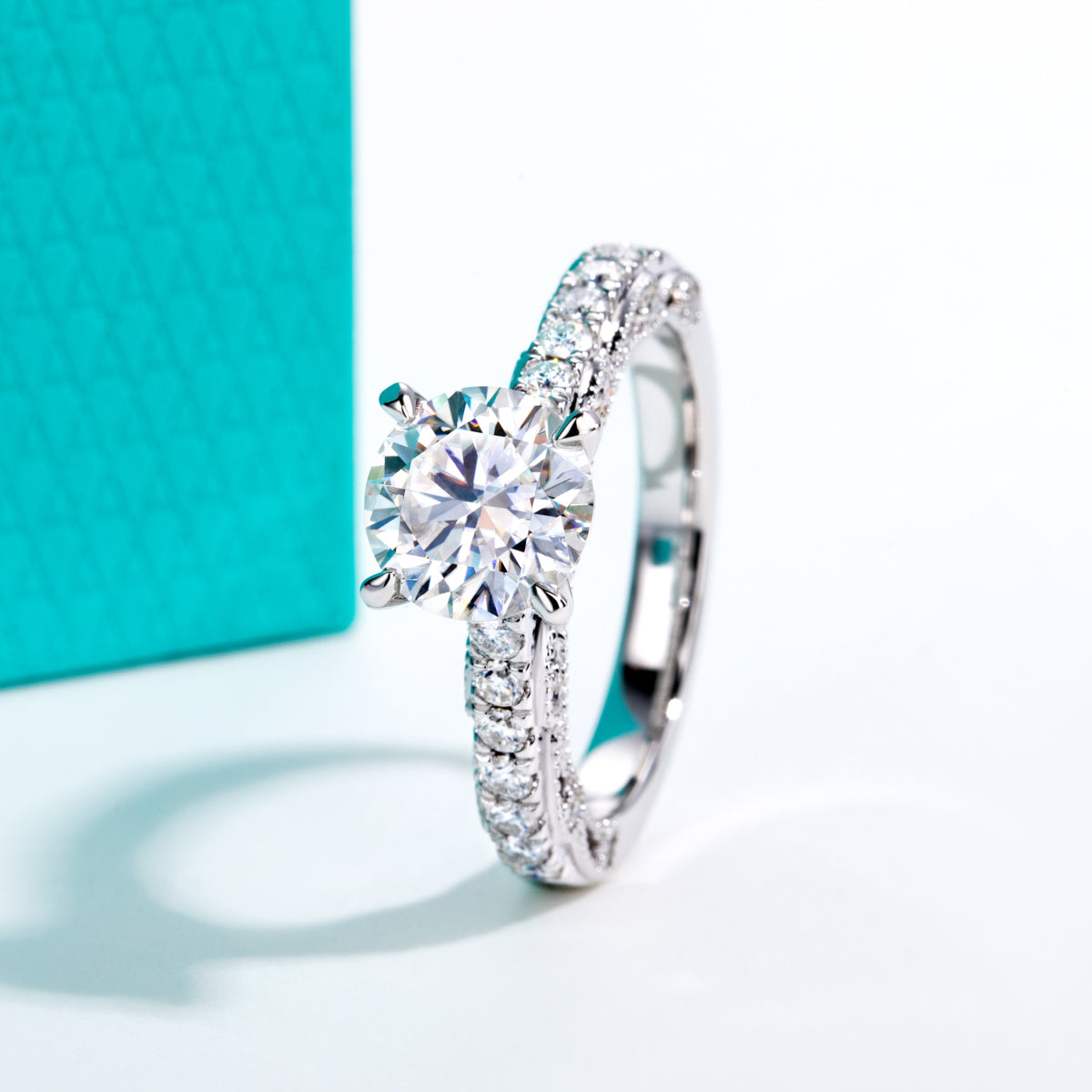 S925 Sterling Silver Round Moissanite Engagement Ring