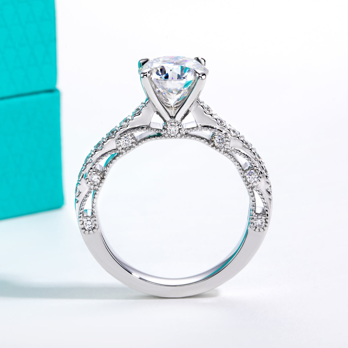 S925 Sterling Silver Round Moissanite Engagement Ring