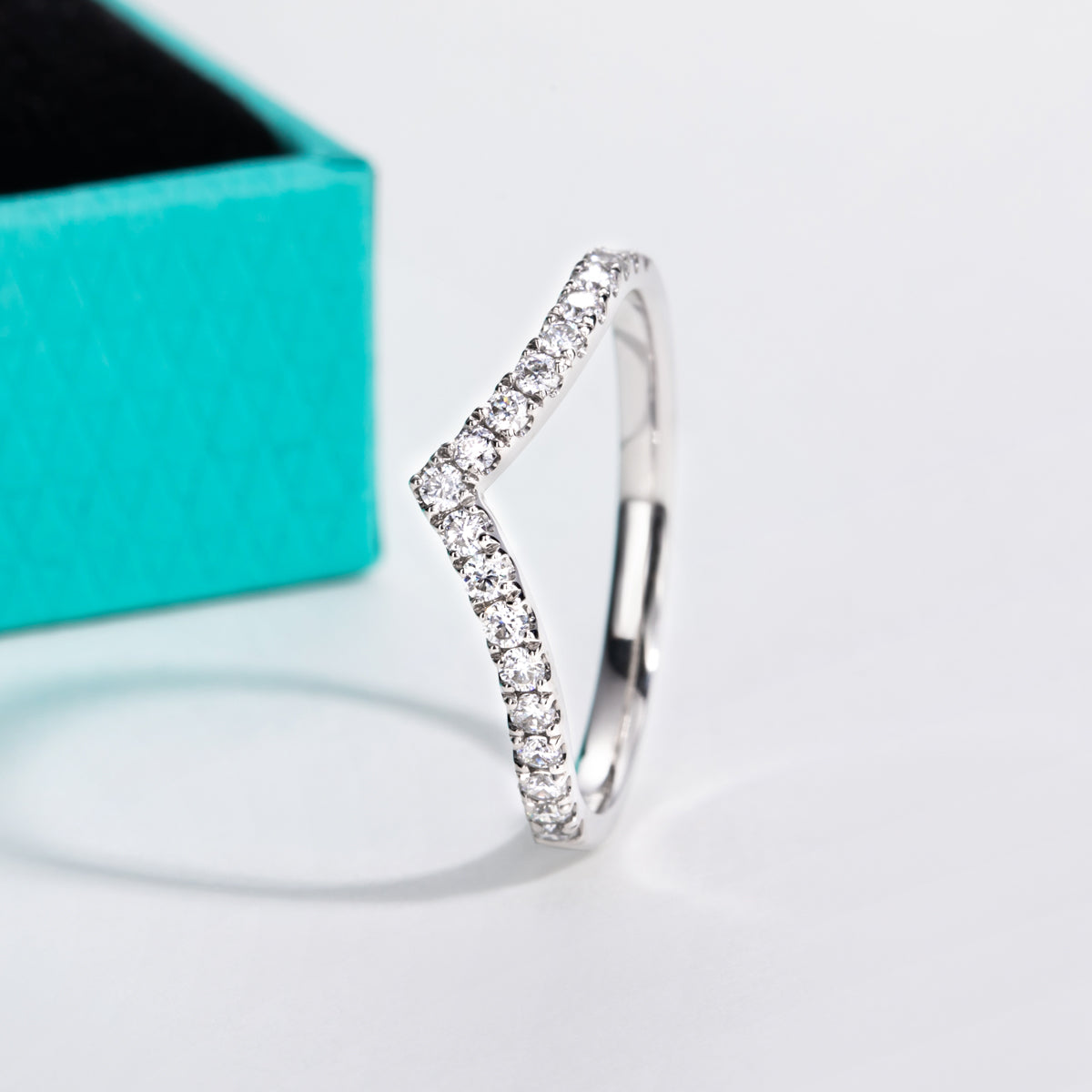 14K Gold V‑Shape Moissanite Half‑Eternity Band Ring(1.5mm)