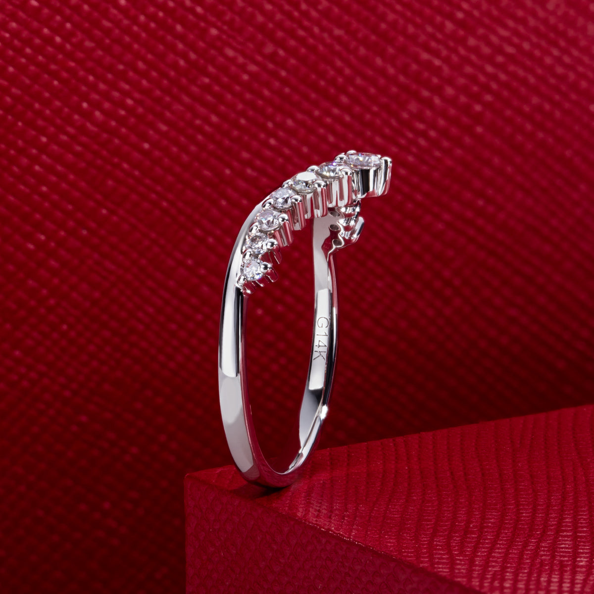 14K Gold Moissanite V-Shape Crown Ring