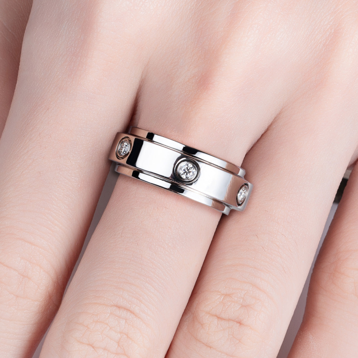 Copper Rotatable Ring with 2.5mm All-around Moissanite Pavé