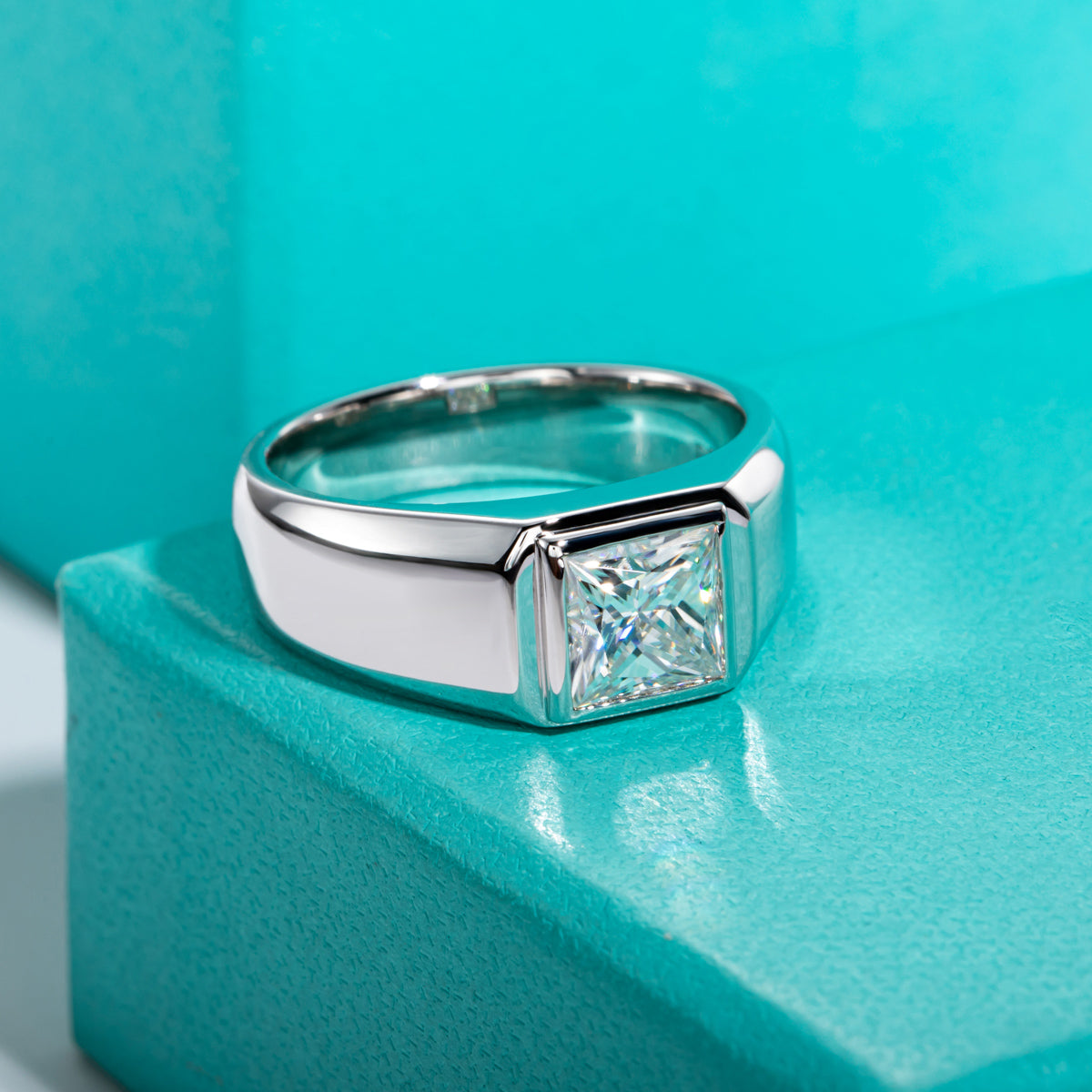 2CT 7x7mm Princess Square Moissanite Ring