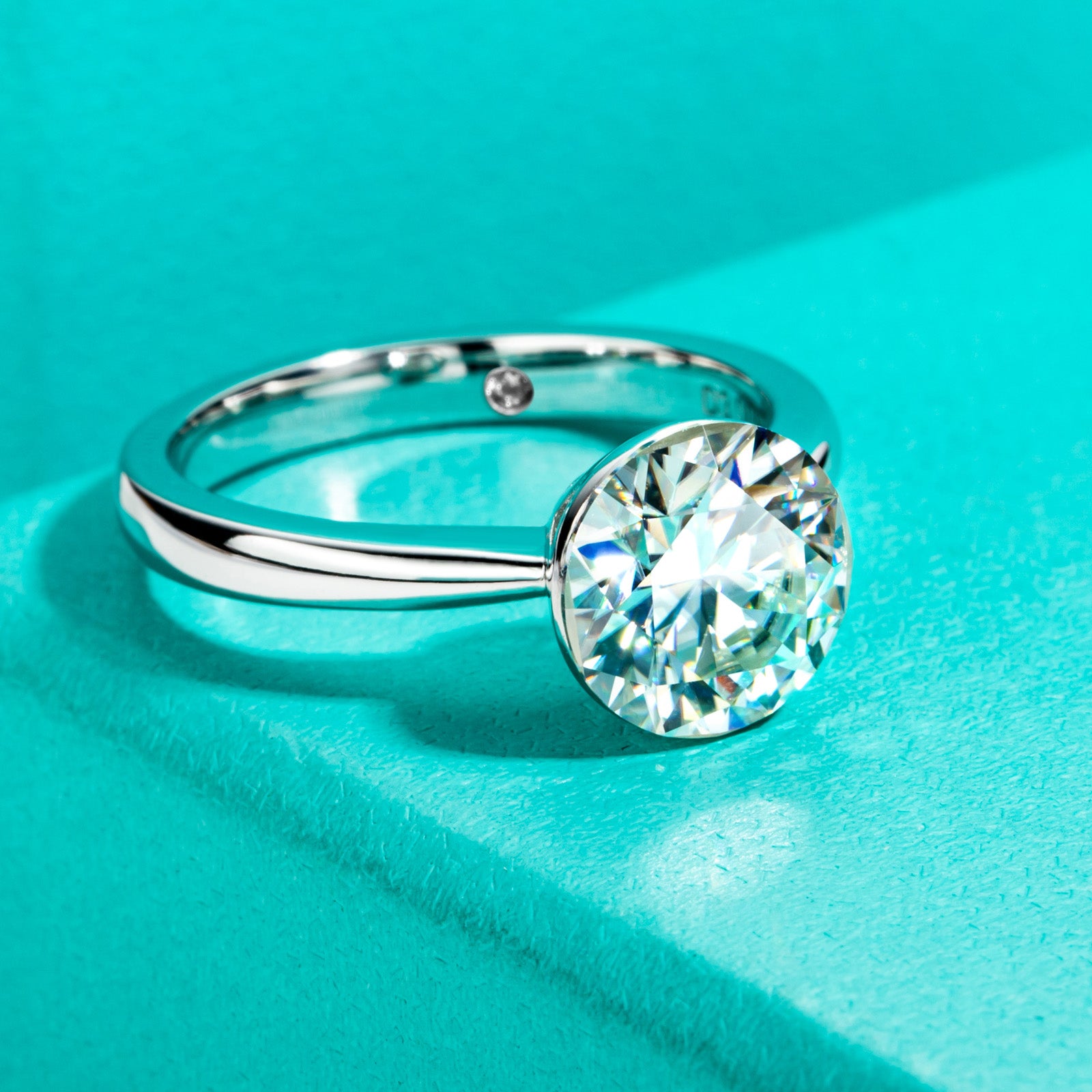 Round Cut Invisible Setting Moissanite Engagement Ring (2/3 ct)