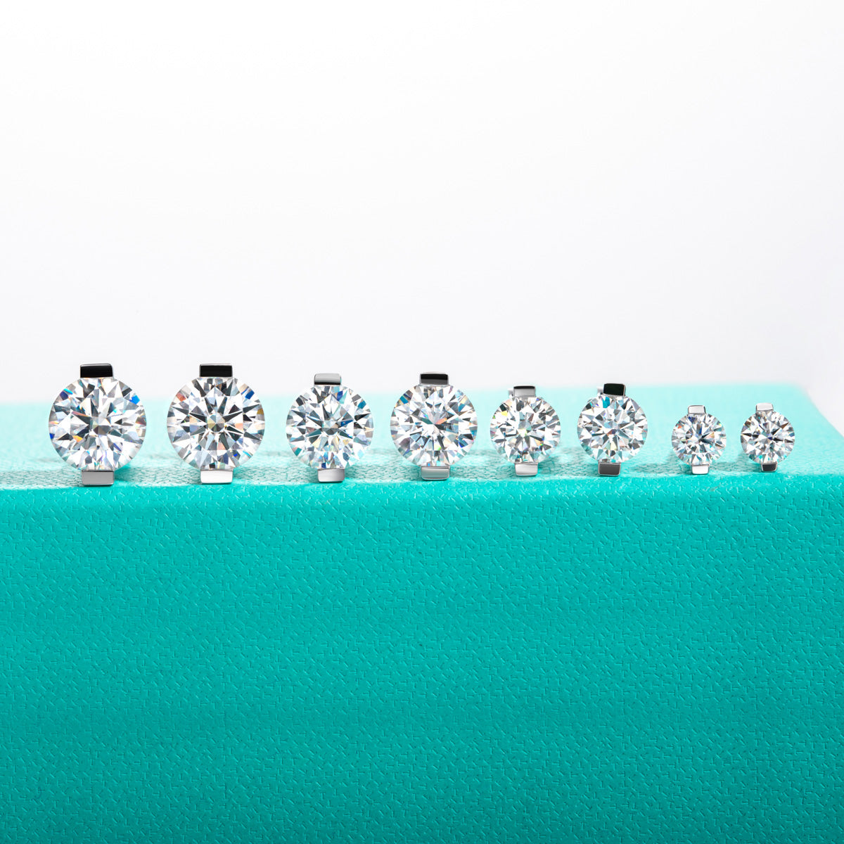 S925 Sterling Silver Round Moissanite Stud Earrings, 5.0mm, 0.5 Carat
