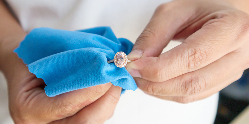 Moissanite cleaning online