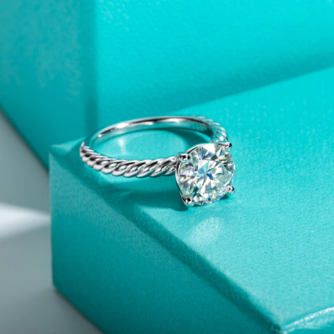 Solitaire Moissanite Diamond Rope Engagement Ring (2/3CT)