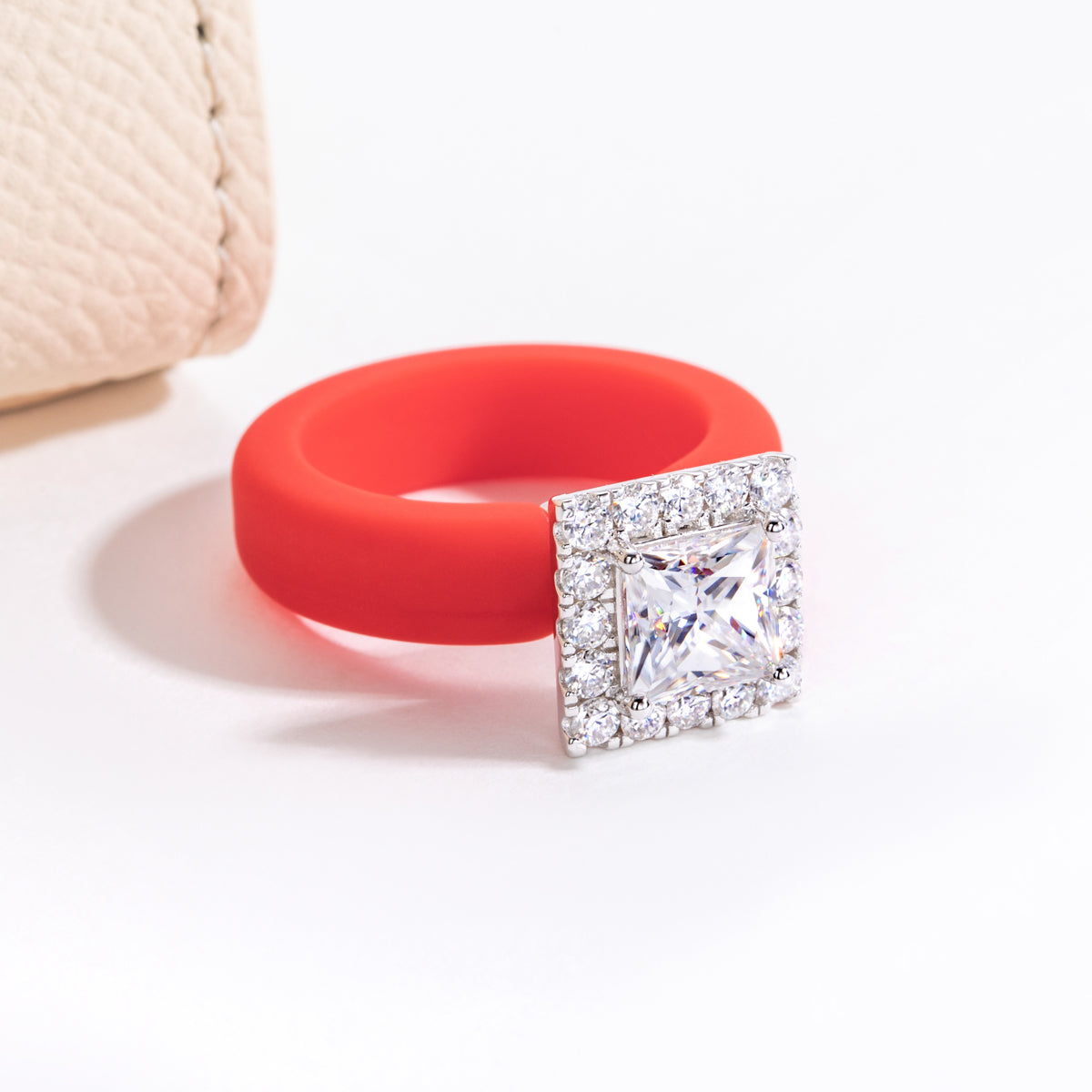 S925 Sterling Silver Princess Cut Moissanite Ring with Silicone Inner Lining