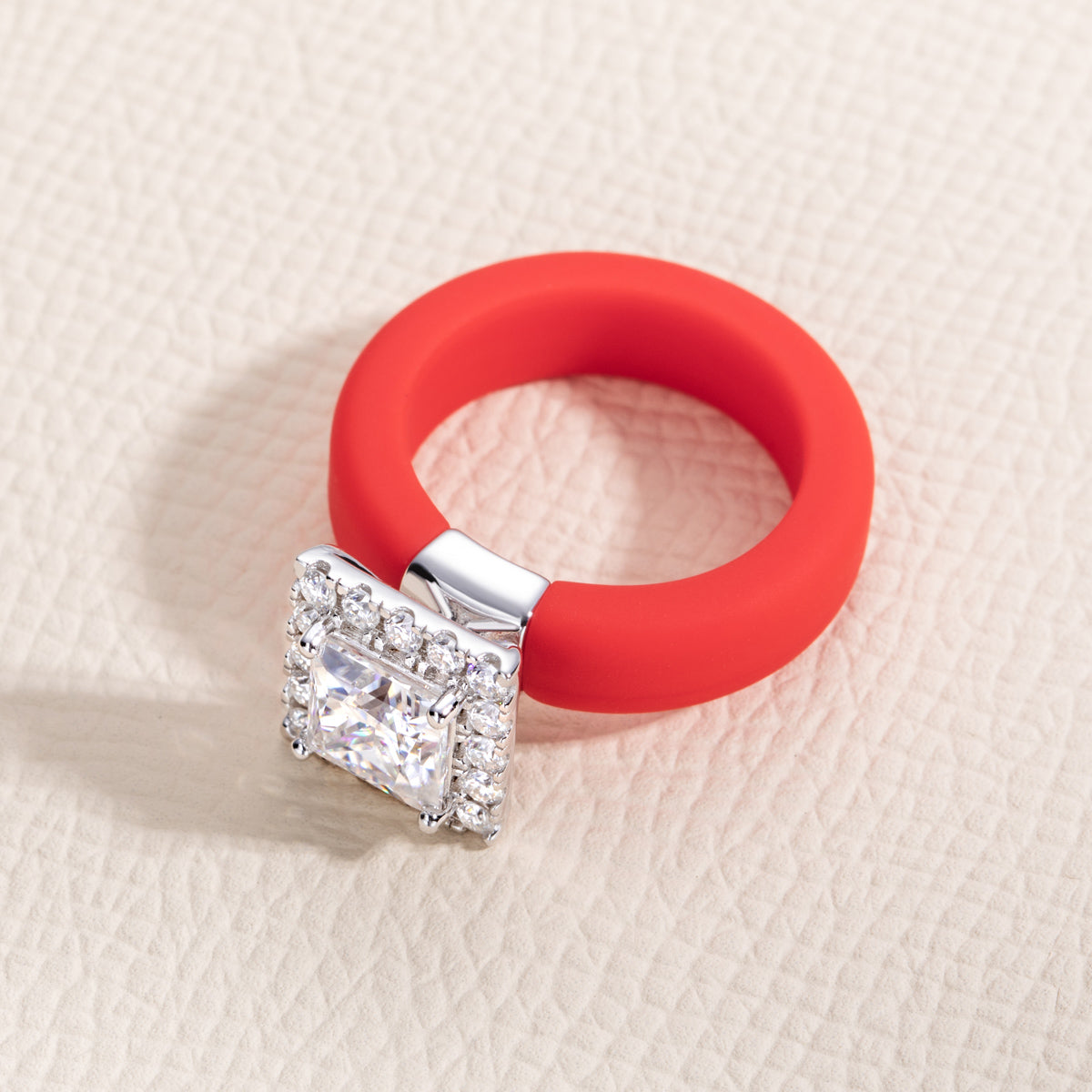 S925 Sterling Silver Princess Cut Moissanite Ring with Silicone Inner Lining