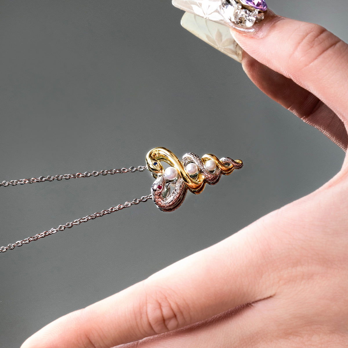 Yushi She Pendant Necklace