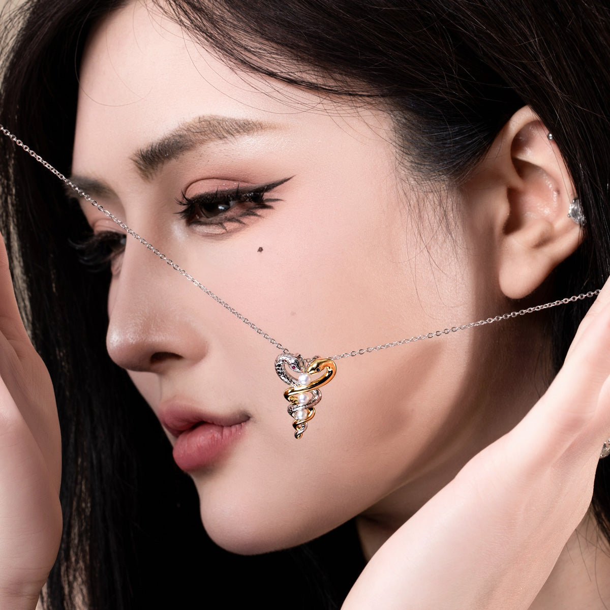 Yushi She Pendant Necklace