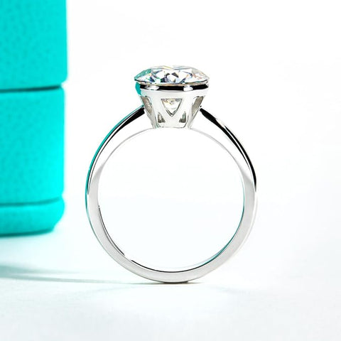 Solitaire Moissanite Diamond Engagement Ring (2/3CT)