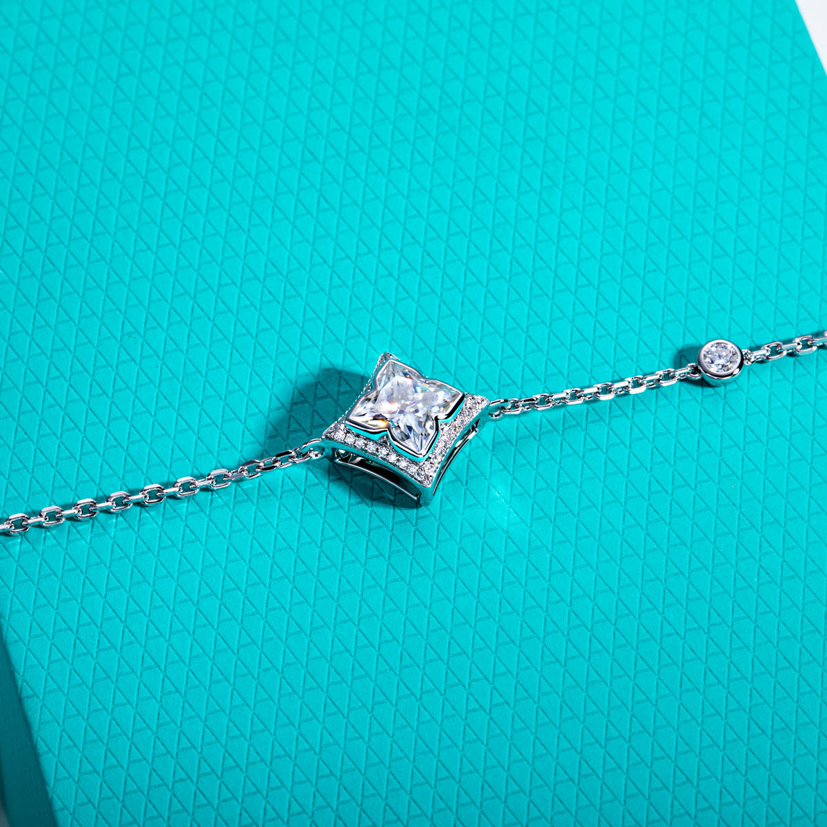 S925‑Silver 2.0 CT Princess‑Cut Moissanite Lily‑Grass Bracelet