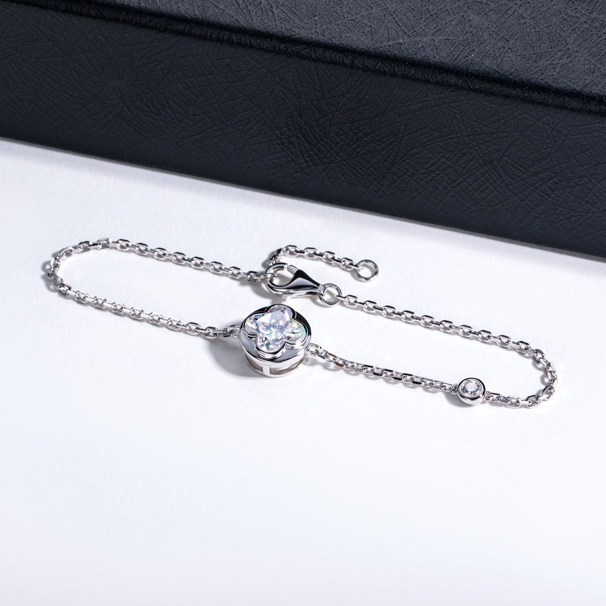 S925‑Silver 2.0‑CT Moissanite Four‑Leaf‑Clover Cut Bracelet