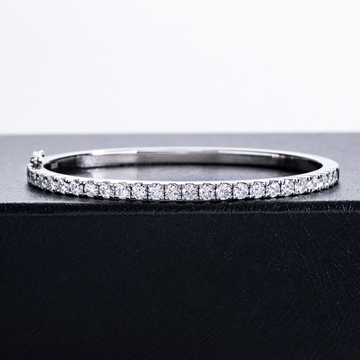 S925 Sterling Silver Round Half Pavé Moissanite Imperial Bangle