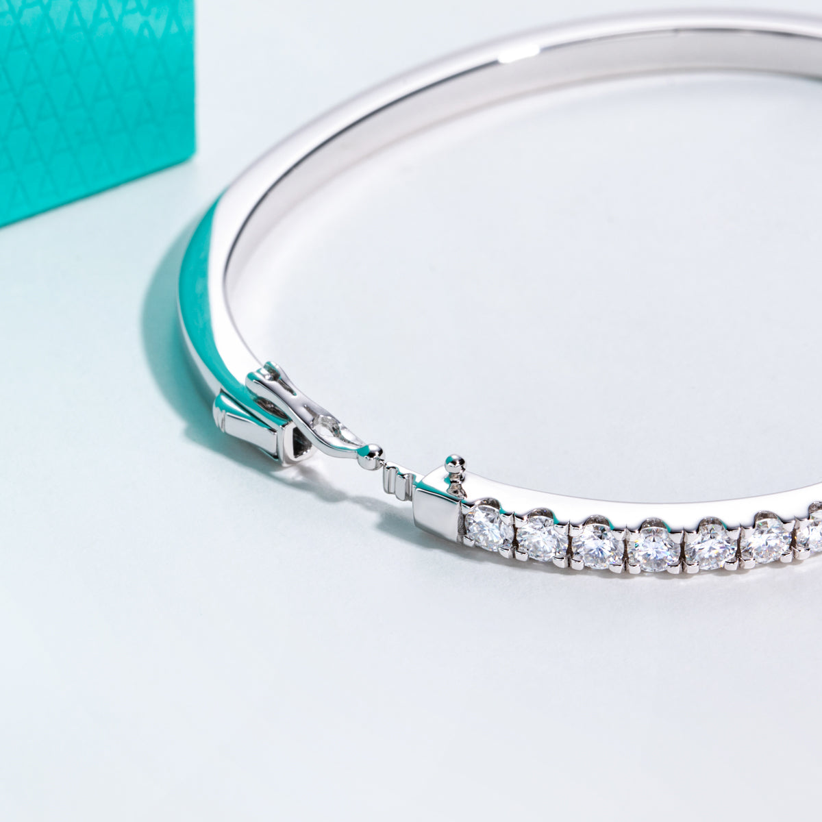 S925 Sterling Silver Round Half Pavé Moissanite Imperial Bangle