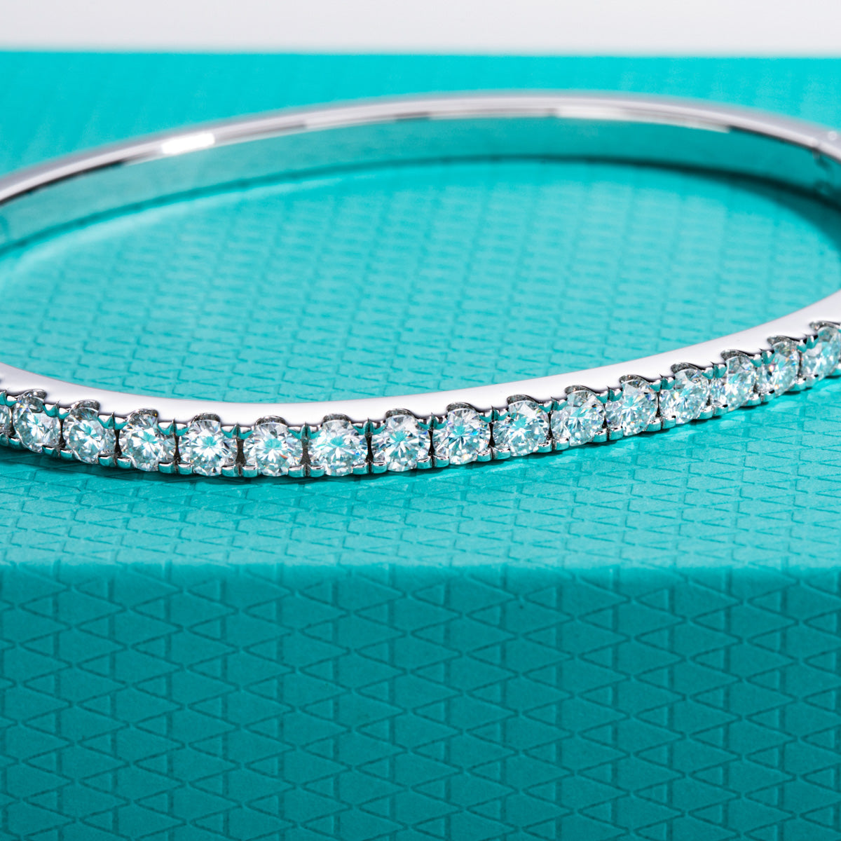 S925 Sterling Silver Round Half Pavé Moissanite Imperial Bangle