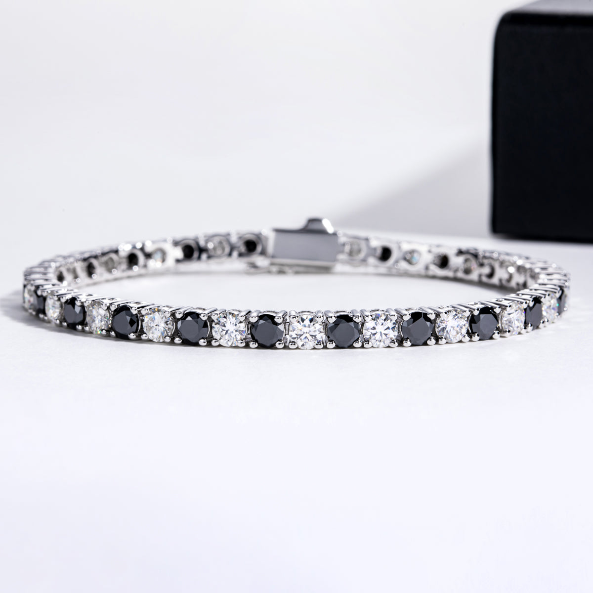 Black & White Moissanite Bracelet，S925 Sterling‑Silver
