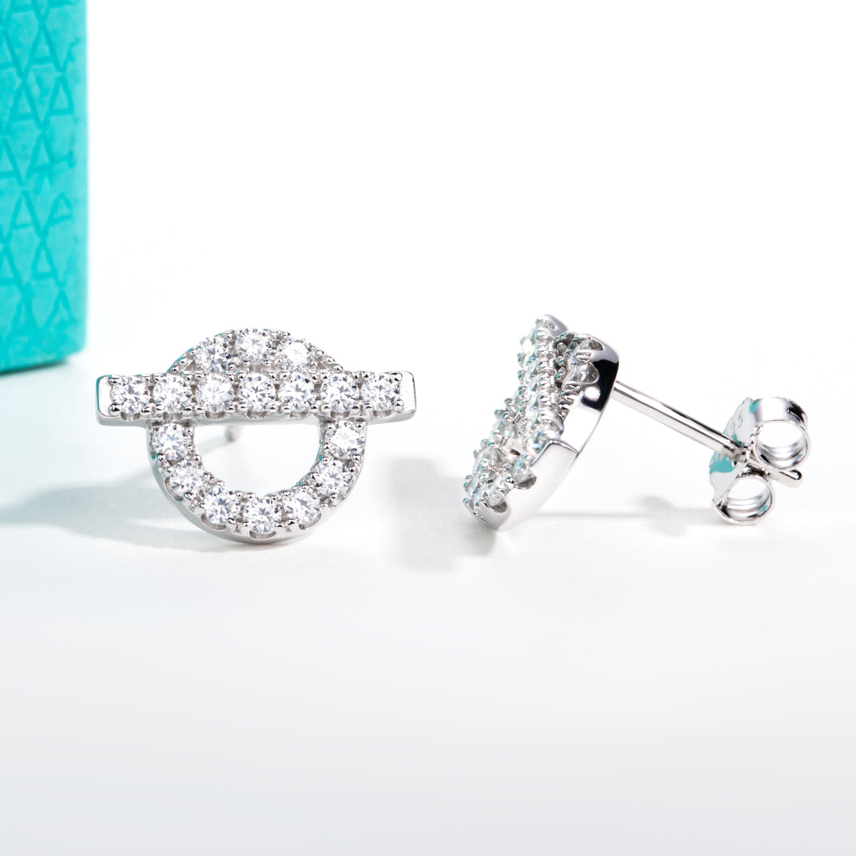 S925 Silver Paved Moissanite Mini Letter Q Earrings
