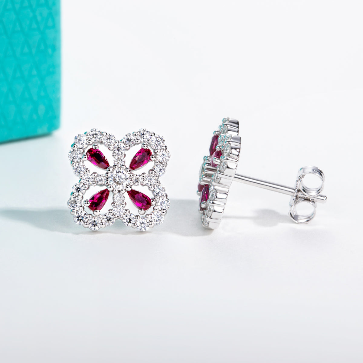 S925 Sterling Silver Light Luxury Four Leaf Clover Moissanite Earrings