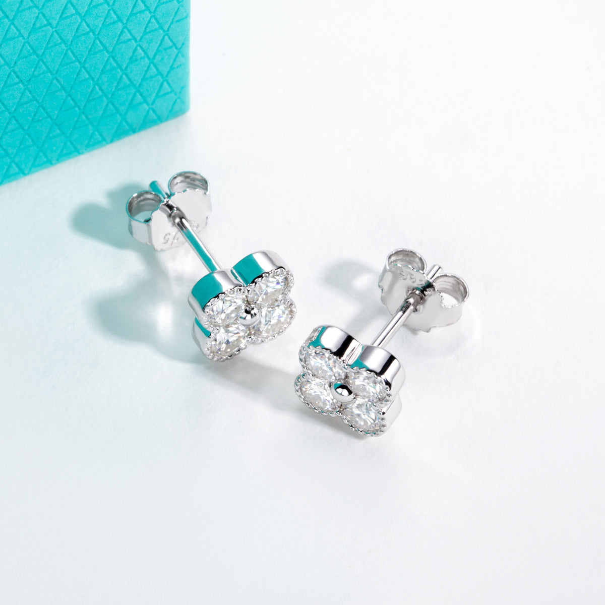S925 Sterling Silver Moissanite Four Leaf Clover Stud Earrings