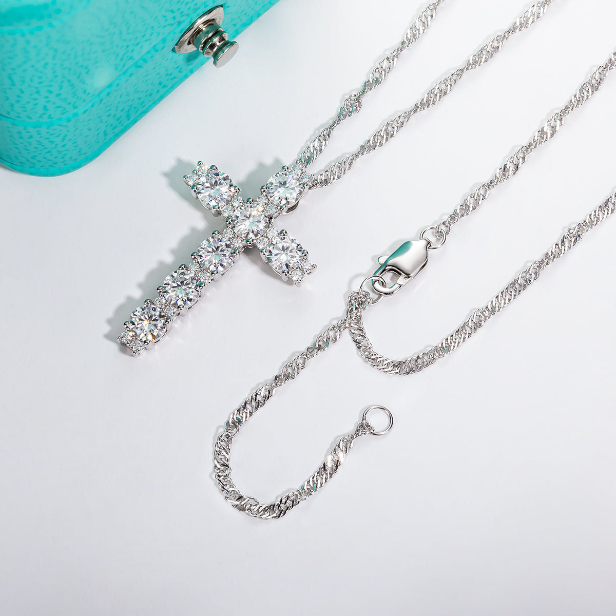 Round Brilliant Cut Moissanite Diamond Pendants Necklace (2.1 ct. tw)