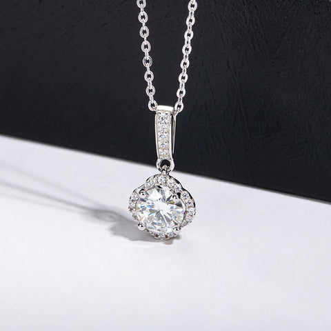 Round Brilliant Cut Moissanite Diamond Pendants Necklace (1 ct)