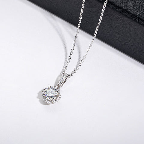 Round Brilliant Cut Moissanite Diamond Pendants Necklace (1 ct)